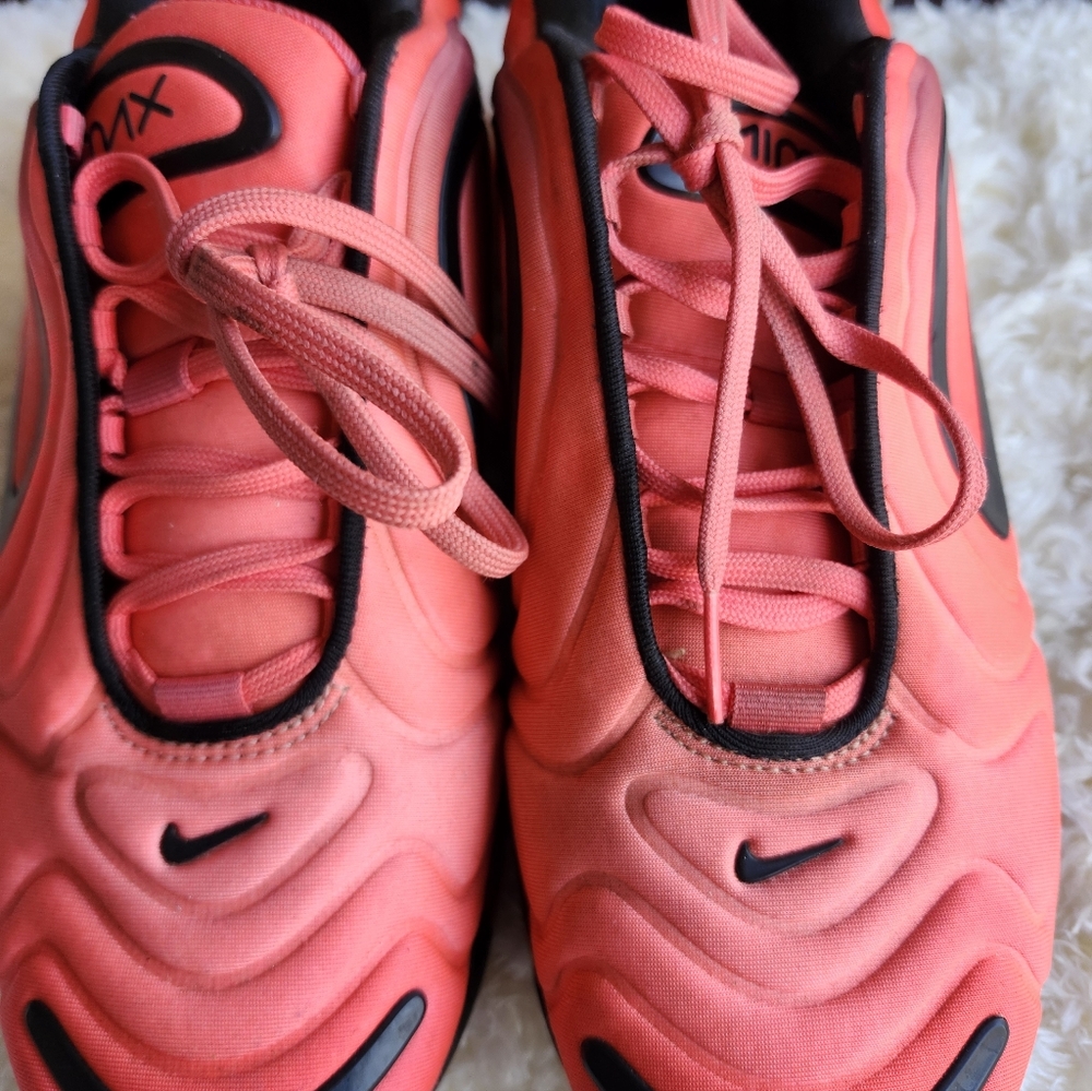 Nike 720 Red and Black Sneakers - Picture 5 of 7